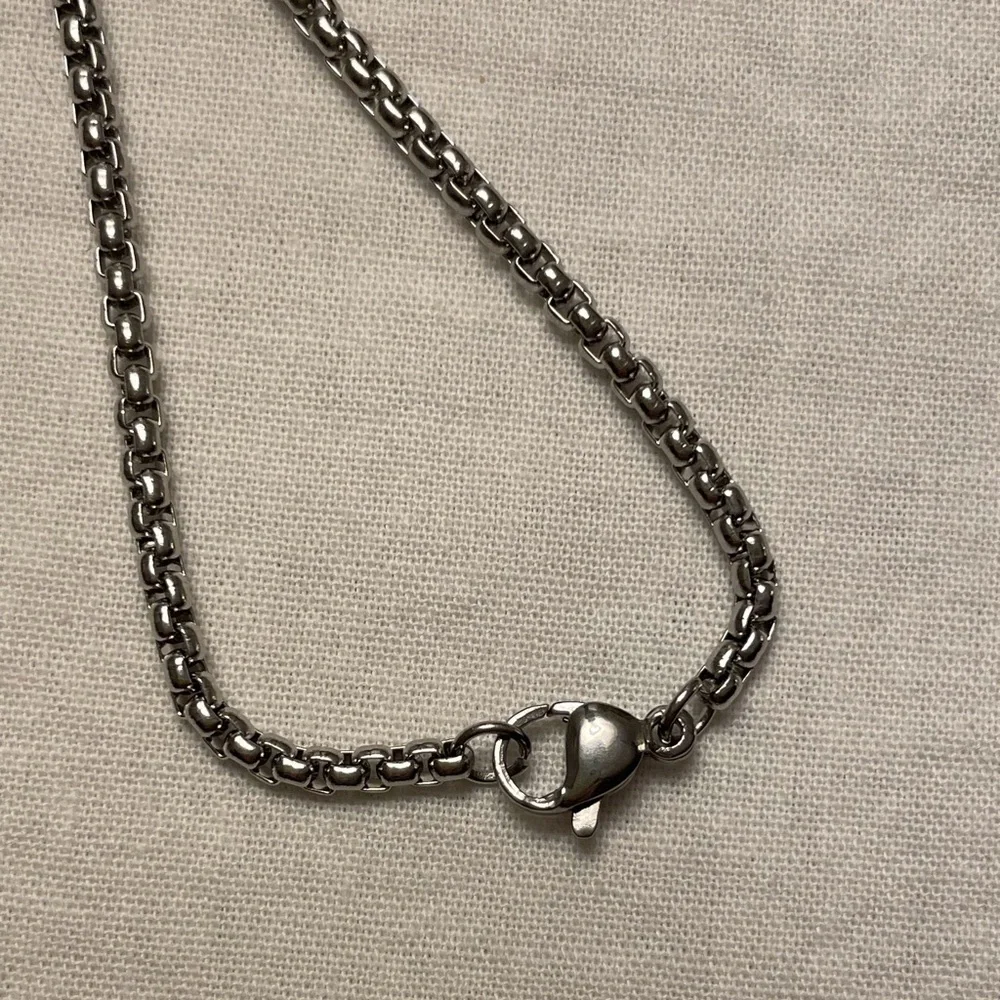 Celtic Knot Moon with Tree of Life Necklace Unisex - Picture 7 of 10